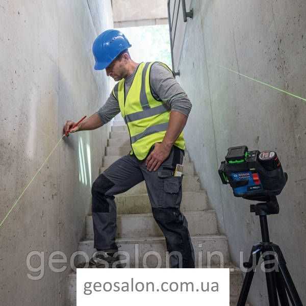 Лазерний лінійний нівелір Bosch Professional GLL 12V-100-33 CG з адаптером батарейок AA1, чохлом, мішенню та тримачем LB 10 2071489264 фото
