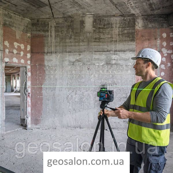Лазерний лінійний нівелір Bosch Professional GLL 12V-100-33 CG з адаптером батарейок AA1, чохлом, мішенню та тримачем LB 10 2071489264 фото